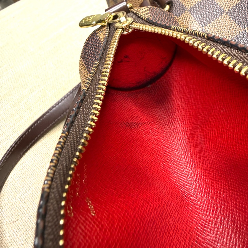 Authentic Louis Vuitton Papillon 30 Damier Ebene
N51303 brown with mini pouch - Picture 11 of 16